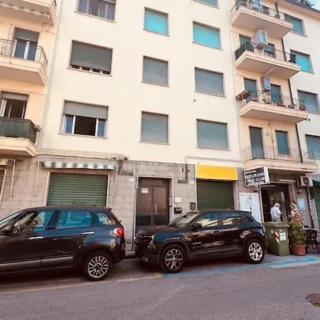 Casa Al Mare Valentina Виареджо
